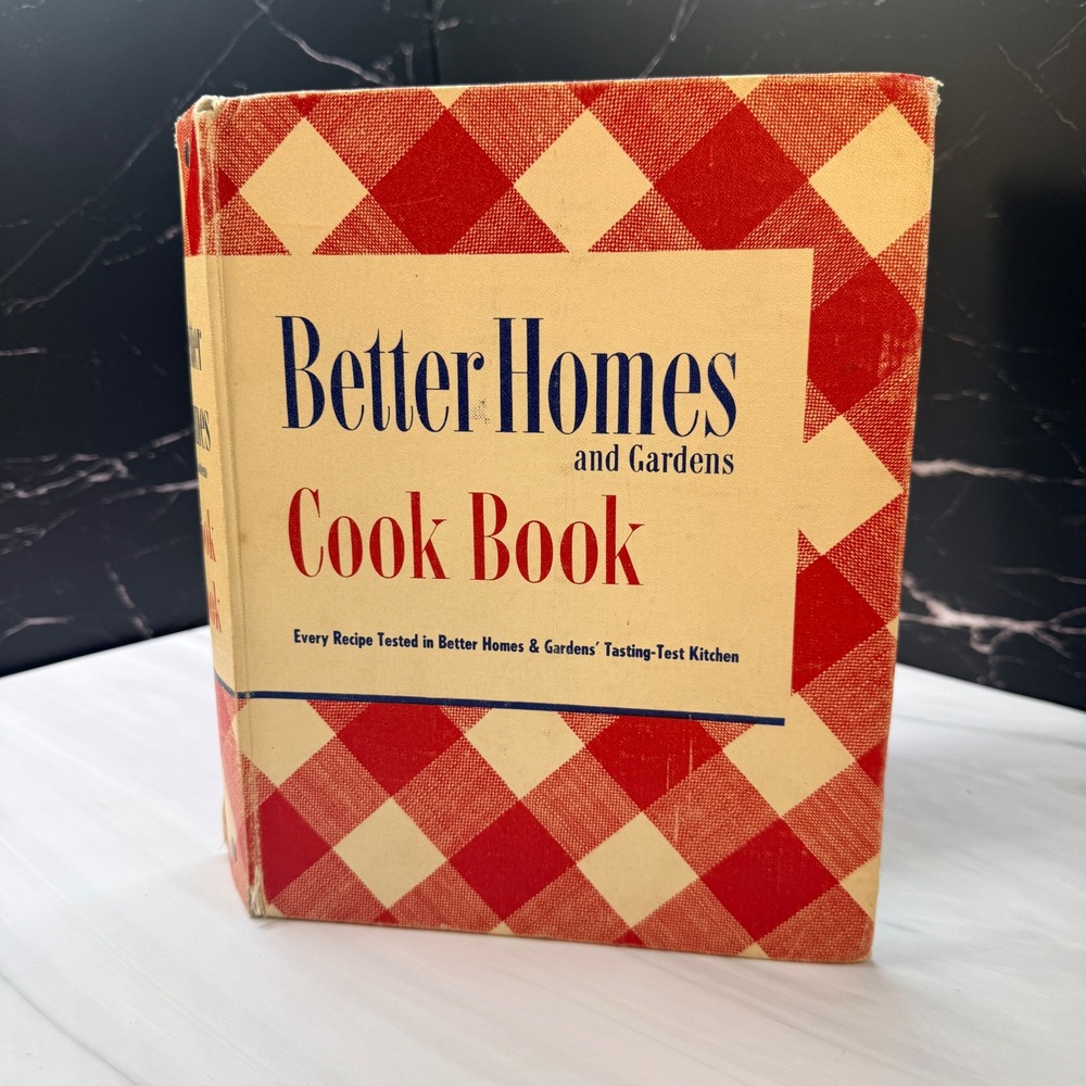 Vintage Better Homes and Gardens CookBook 1947 14th Printing Red Gingham Binder